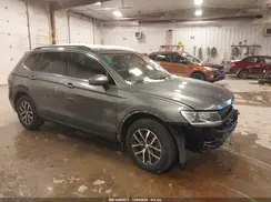 3VV3B7AX8KM029727 2019 VOLKSWAGEN TIGUAN
