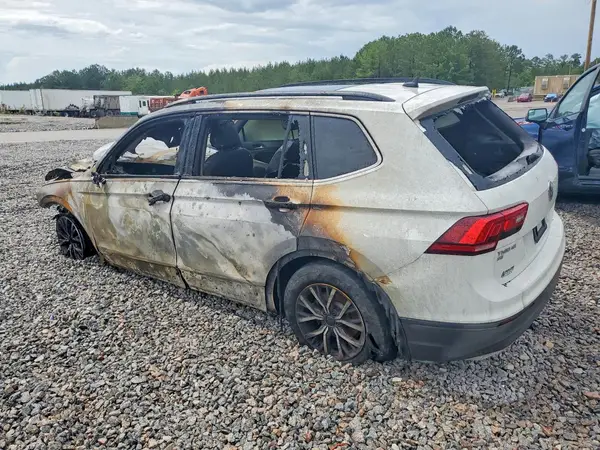 3VV3B7AX8KM090978 2019 VOLKSWAGEN TIGUAN - Image 2