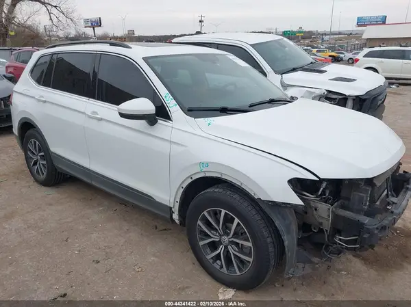 3VV3B7AX8KM160835 2019 VOLKSWAGEN TIGUAN - Image 1