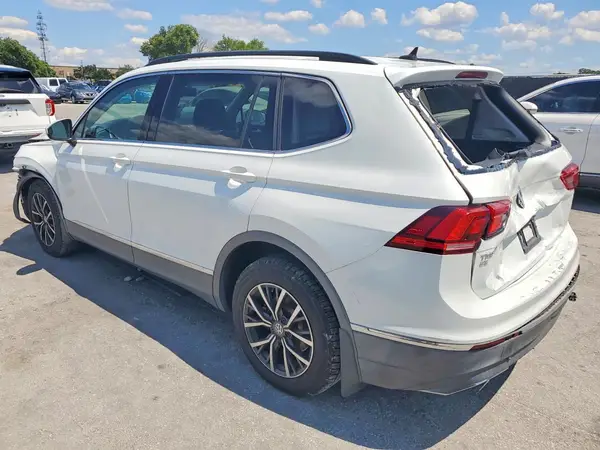 3VV3B7AX8LM032600 2020 VOLKSWAGEN TIGUAN - Image 2