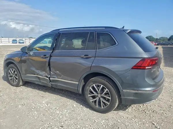 3VV3B7AX8LM044519 2020 VOLKSWAGEN TIGUAN - Image 2