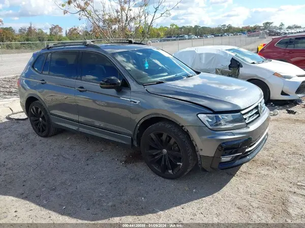 3VV3B7AX8LM056668 2020 VOLKSWAGEN TIGUAN - Image 1