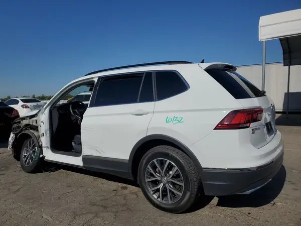 3VV3B7AX8LM061241 2020 VOLKSWAGEN TIGUAN - Image 2