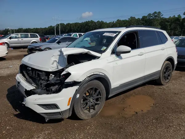 3VV3B7AX8LM069050 2020 VOLKSWAGEN TIGUAN - Image 1