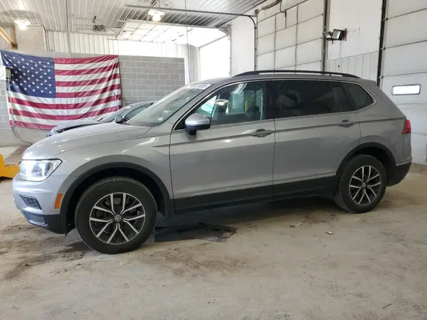 3VV3B7AX8LM070134 2020 VOLKSWAGEN TIGUAN - Image 1