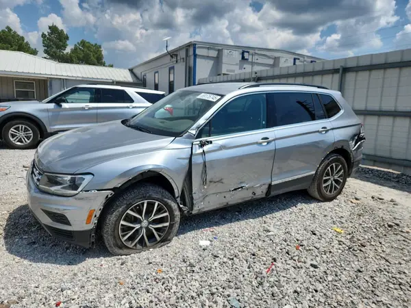 3VV3B7AX8LM097785 2020 VOLKSWAGEN TIGUAN - Image 1