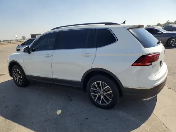 3VV3B7AX8LM168869 2020 VOLKSWAGEN TIGUAN - Image 2
