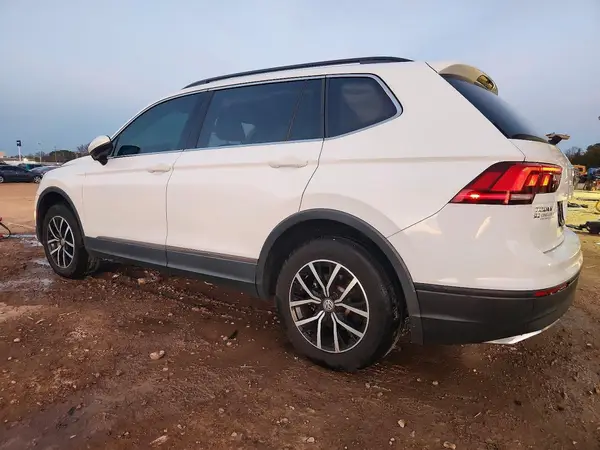 3VV3B7AX8MM040696 2021 VOLKSWAGEN TIGUAN - Image 2