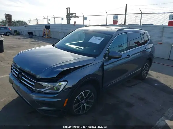 3VV3B7AX8MM071303 2021 VOLKSWAGEN TIGUAN - Image 2