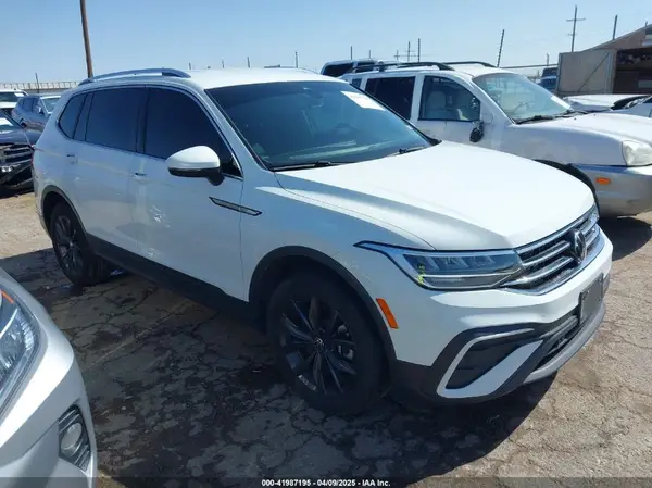 3VV3B7AX8NM025052 2022 VOLKSWAGEN TIGUAN - Image 1