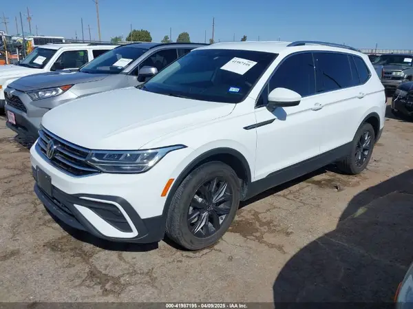 3VV3B7AX8NM025052 2022 VOLKSWAGEN TIGUAN - Image 2