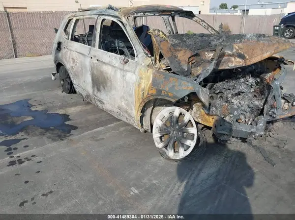 3VV3B7AX8NM060660 2022 VOLKSWAGEN TIGUAN - Image 1