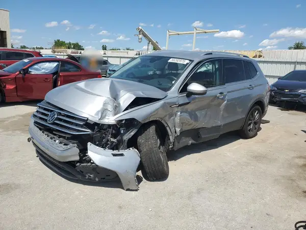 3VV3B7AX8NM107587 2022 VOLKSWAGEN TIGUAN - Image 1