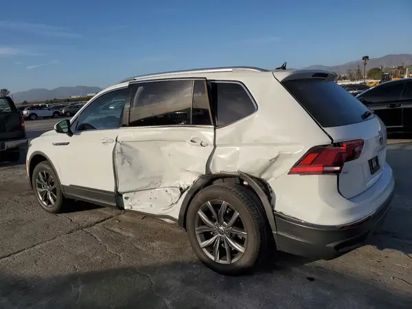 3VV3B7AX8NM144090 2022 VOLKSWAGEN TIGUAN - Image 2
