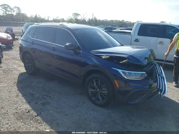 3VV3B7AX8NM176988 2022 VOLKSWAGEN TIGUAN - Image 1
