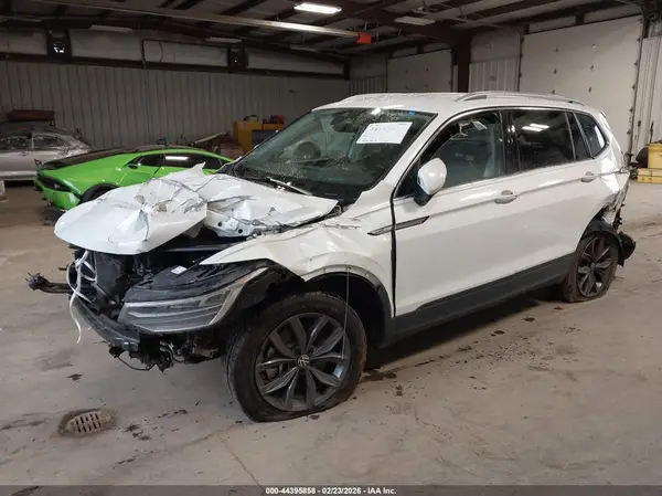 3VV3B7AX8PM041402 2023 VOLKSWAGEN TIGUAN - Image 2