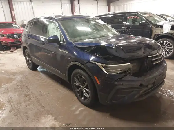 3VV3B7AX8PM126255 2023 VOLKSWAGEN TIGUAN - Image 1