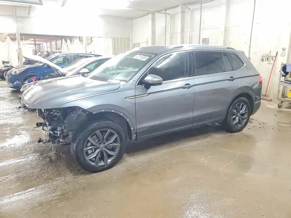 3VV3B7AX8PM133738 2023 VOLKSWAGEN TIGUAN - Image 1