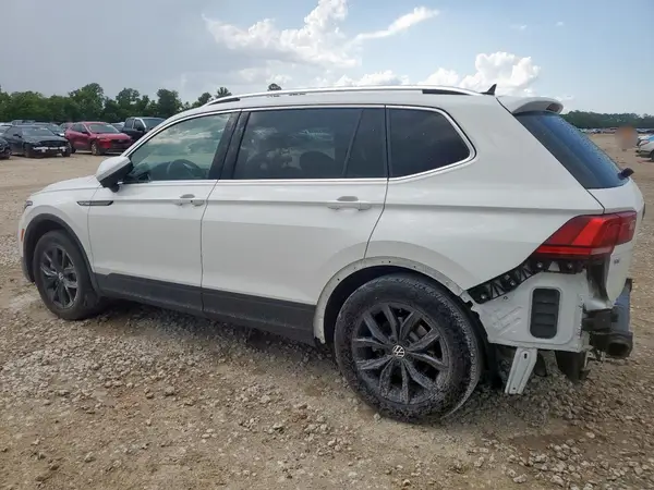 3VV3B7AX8RM040785 2024 VOLKSWAGEN TIGUAN - Image 2