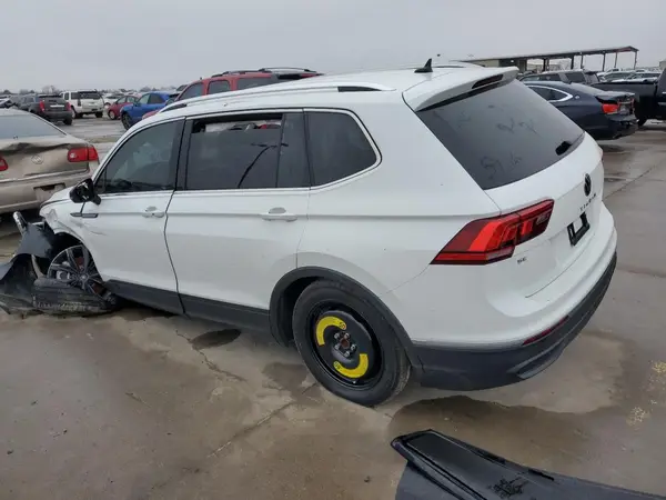 3VV3B7AX8RM115436 2024 VOLKSWAGEN TIGUAN - Image 2