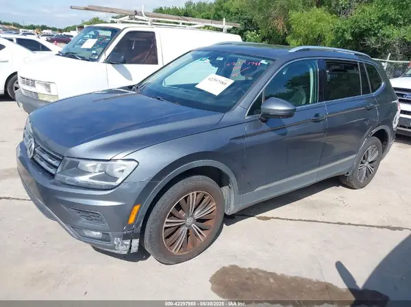 3VV3B7AX9JM023420 2018 VOLKSWAGEN TIGUAN - Image 2