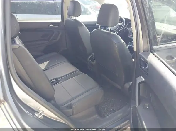 3VV3B7AX9JM023420 2018 VOLKSWAGEN TIGUAN - Image 8