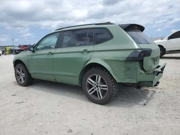 3VV3B7AX9JM024440 2018 VOLKSWAGEN TIGUAN - Image 2