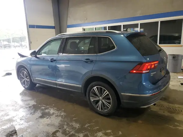 3VV3B7AX9JM025975 2018 VOLKSWAGEN TIGUAN - Image 2
