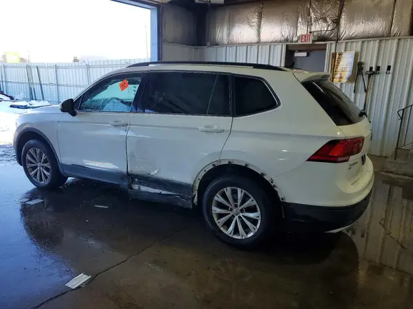 3VV3B7AX9JM031422 2018 VOLKSWAGEN TIGUAN - Image 2