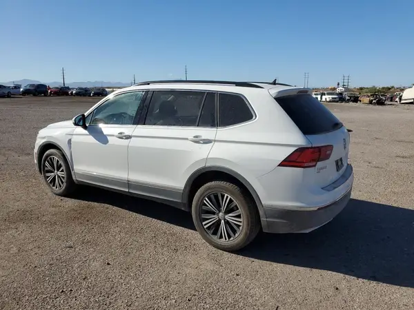 3VV3B7AX9JM039200 2018 VOLKSWAGEN TIGUAN - Image 2