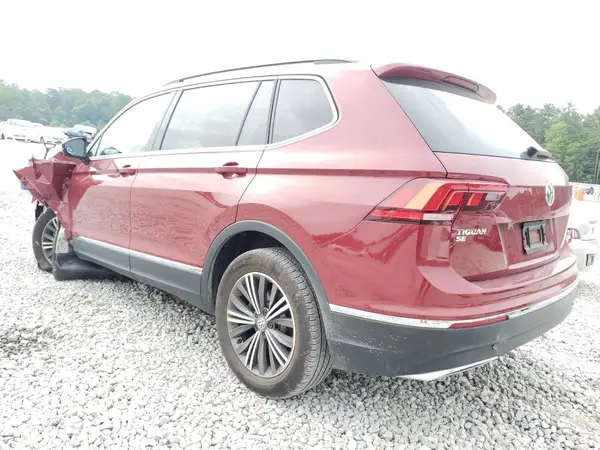 3VV3B7AX9JM040184 2018 VOLKSWAGEN TIGUAN - Image 2