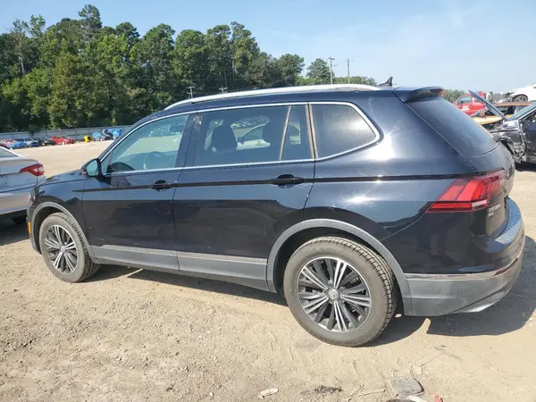 3VV3B7AX9JM058944 2018 VOLKSWAGEN TIGUAN - Image 2