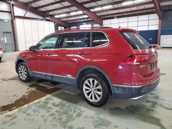3VV3B7AX9JM062864 2018 VOLKSWAGEN TIGUAN - Image 2