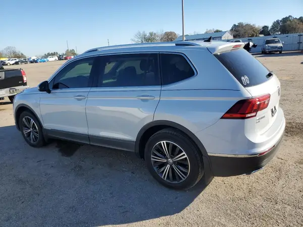 3VV3B7AX9JM069197 2018 VOLKSWAGEN TIGUAN - Image 2