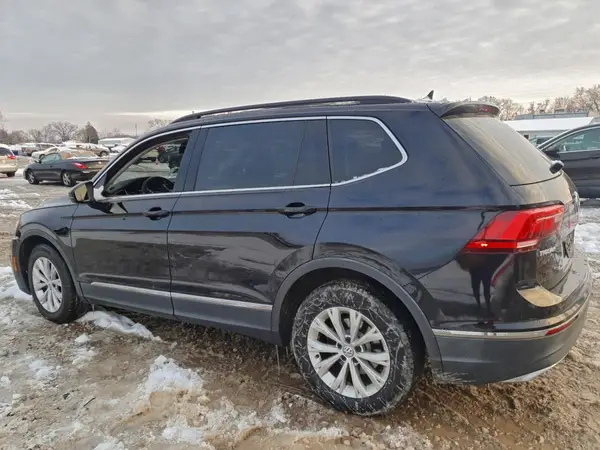 3VV3B7AX9JM070253 2018 VOLKSWAGEN TIGUAN - Image 2