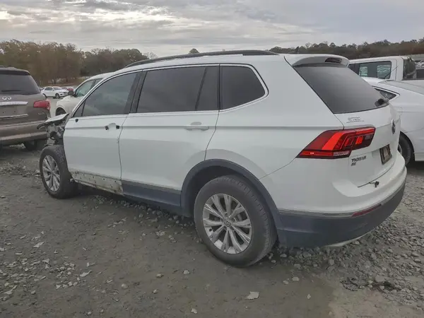 3VV3B7AX9JM074156 2018 VOLKSWAGEN TIGUAN - Image 2