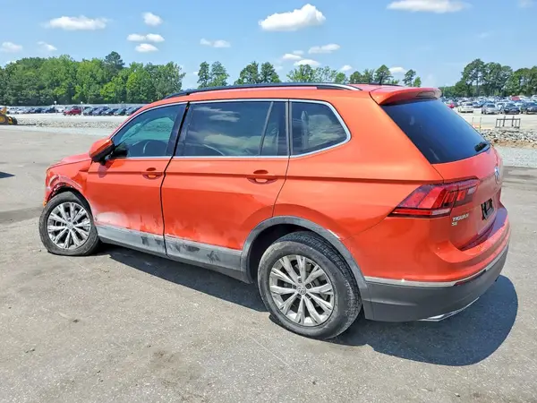3VV3B7AX9JM089093 2018 VOLKSWAGEN TIGUAN - Image 2