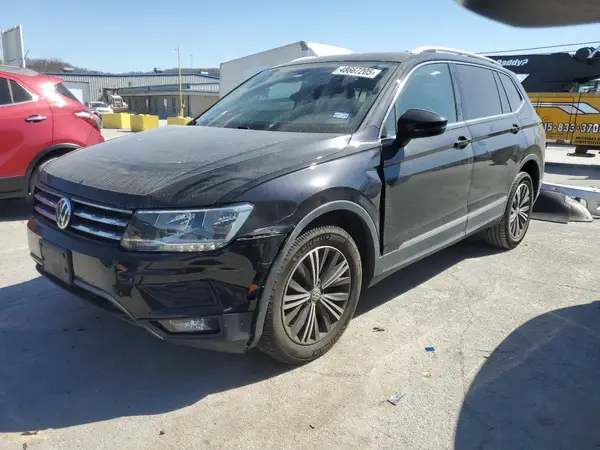 3VV3B7AX9JM111660 2018 VOLKSWAGEN TIGUAN - Image 1