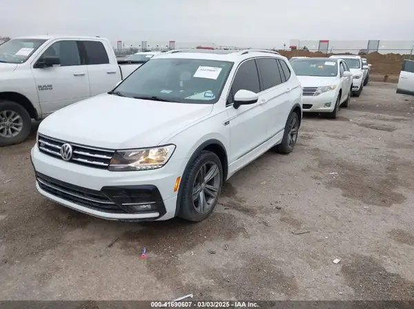3VV3B7AX9JM128037 2018 VOLKSWAGEN TIGUAN - Image 2