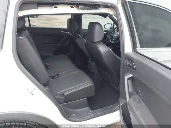 3VV3B7AX9JM128037 2018 VOLKSWAGEN TIGUAN - Image 8