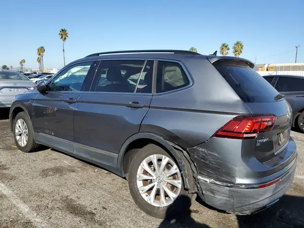 3VV3B7AX9JM161426 2018 VOLKSWAGEN TIGUAN - Image 2