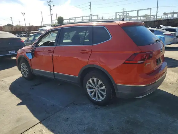 3VV3B7AX9JM162981 2018 VOLKSWAGEN TIGUAN - Image 2