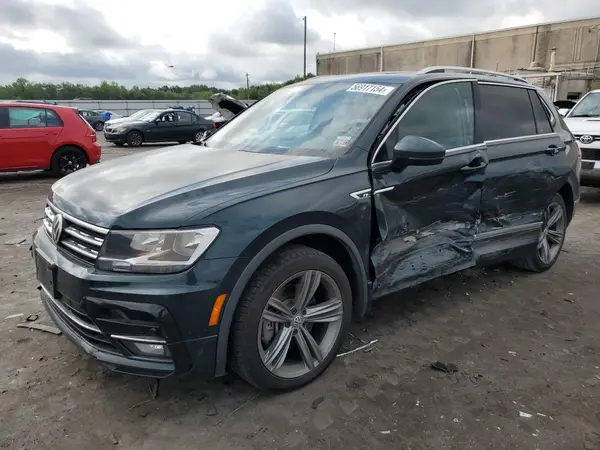 3VV3B7AX9JM198833 2018 VOLKSWAGEN TIGUAN - Image 1