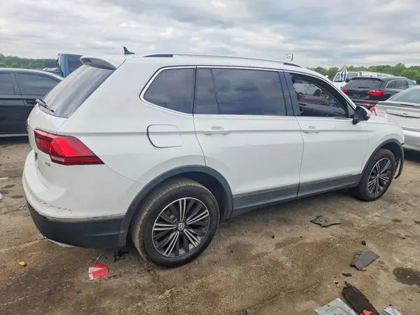 3VV3B7AX9JM200077 2018 VOLKSWAGEN TIGUAN - Image 2