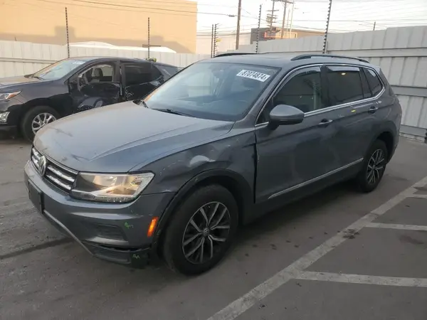 3VV3B7AX9JM211791 2018 VOLKSWAGEN TIGUAN - Image 1