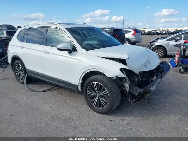 3VV3B7AX9KM067418 2019 VOLKSWAGEN TIGUAN - Image 1