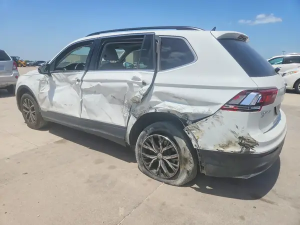 3VV3B7AX9KM077267 2019 VOLKSWAGEN TIGUAN - Image 2