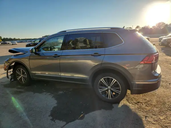3VV3B7AX9KM081772 2019 VOLKSWAGEN TIGUAN - Image 2