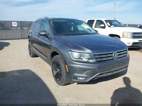 3VV3B7AX9KM106850 2019 VOLKSWAGEN TIGUAN - Image 1