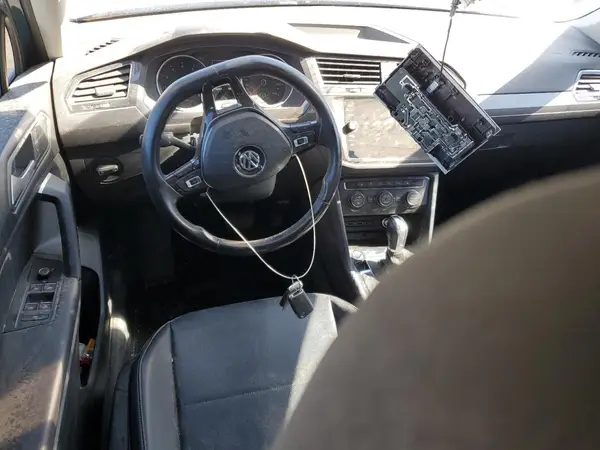 3VV3B7AX9KM126564 2019 VOLKSWAGEN TIGUAN - Image 8